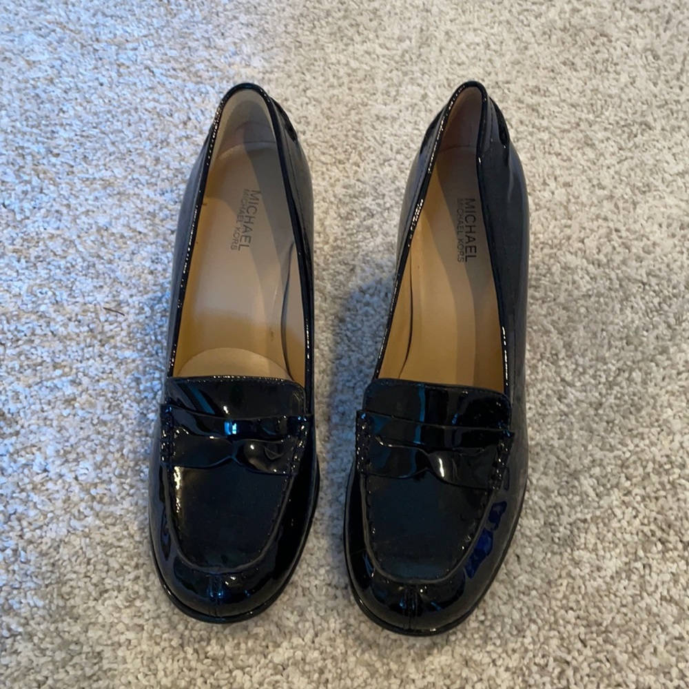 Michael Kors black loafer pump size 7. Great condition